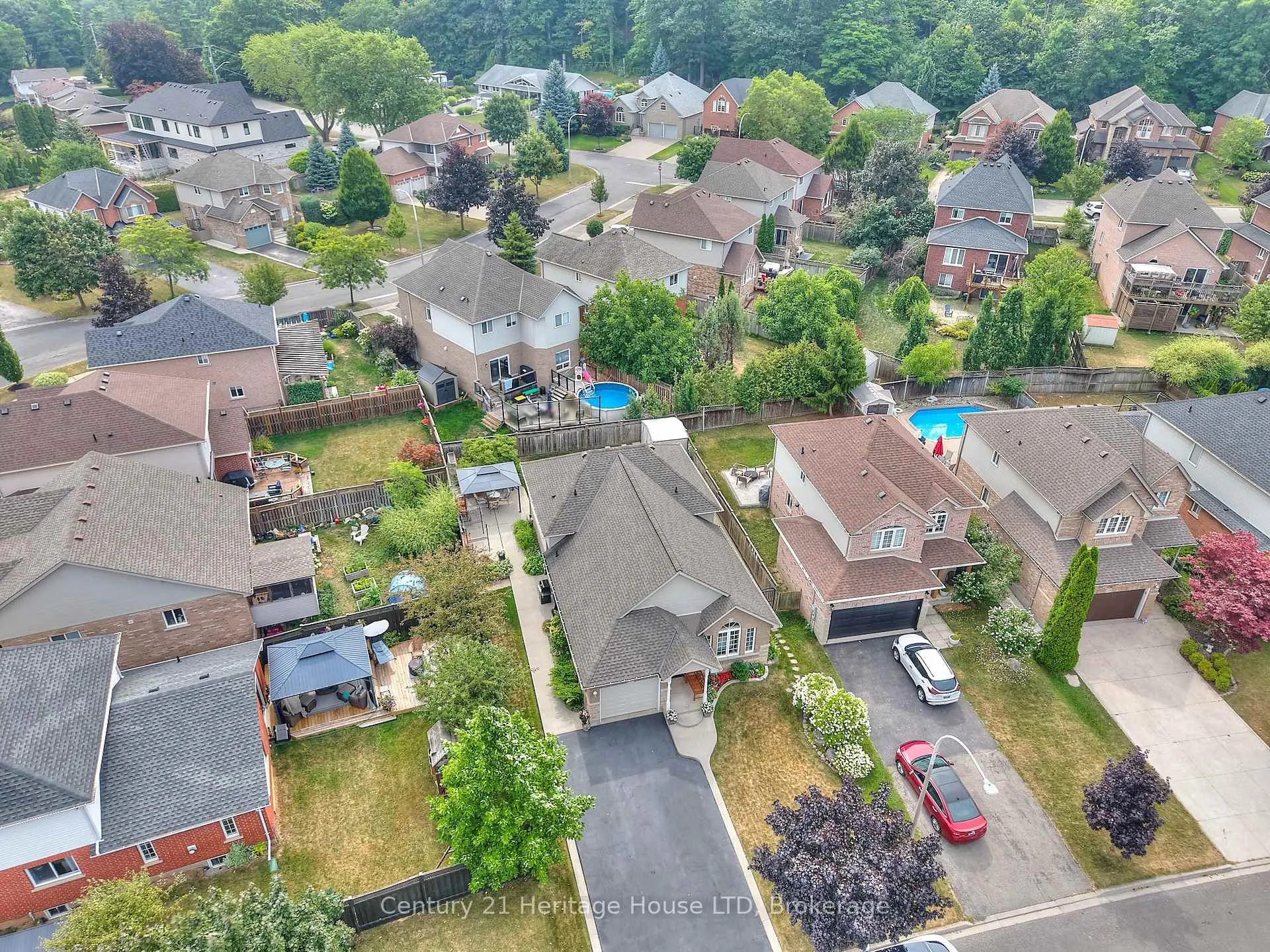 Photo 33 of 222 Dorchester Drive, Grimsby, Grimsby East — HOMEH