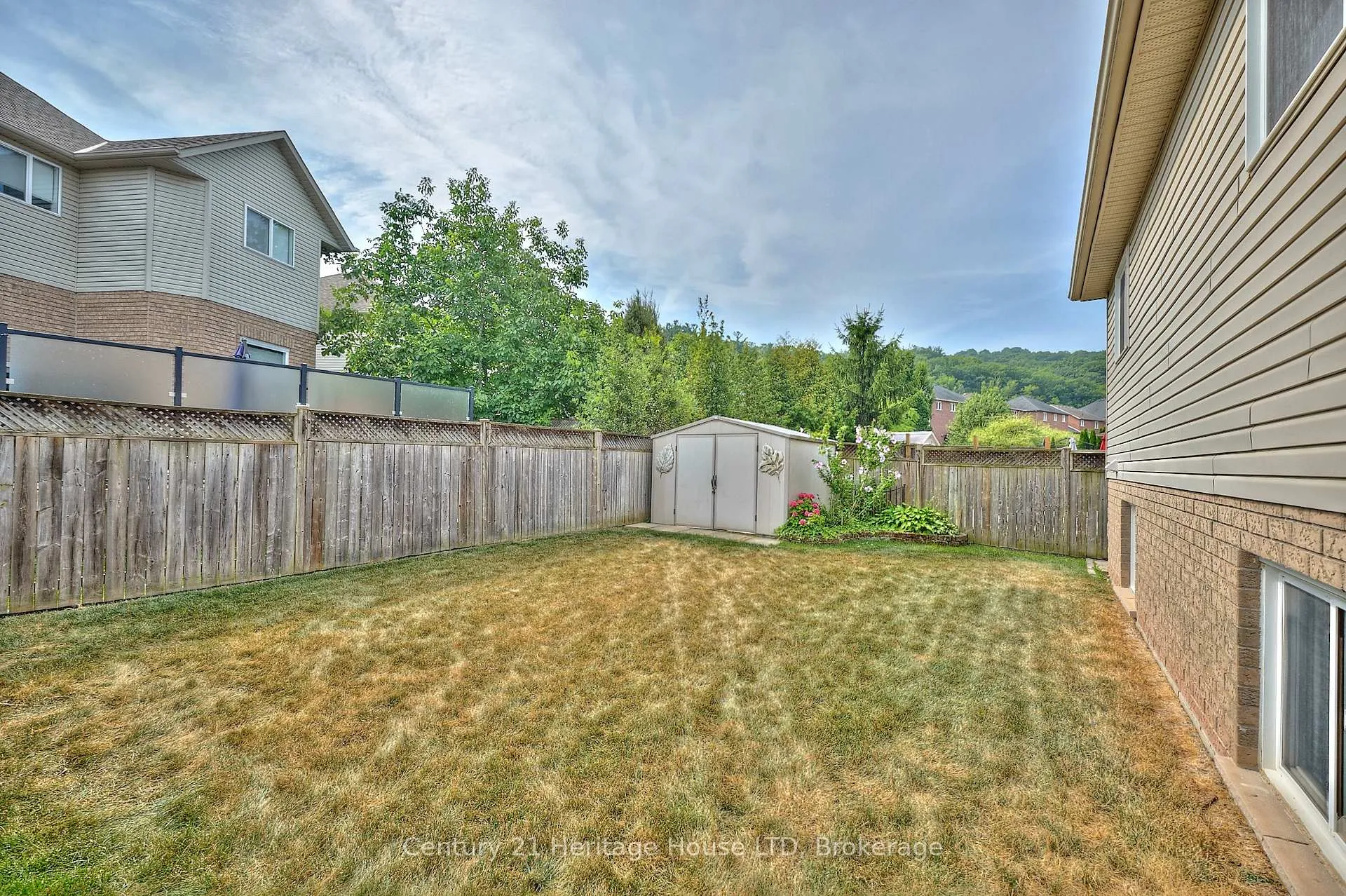 Photo 40 of 222 Dorchester Drive, Grimsby, Grimsby East — HOMEH