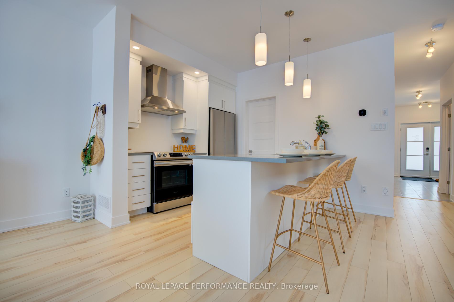 Photo 5 of TH-166B Cypress Street, The Nation, Limoges — HOMEH
