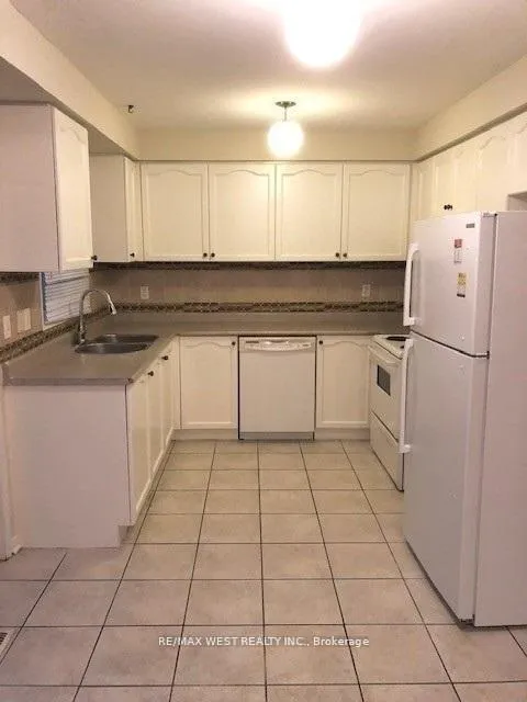 Photo 6 of Unit Upper, 85 Dells Crescent, Brampton, Fletcher's Meadow — HOMEH