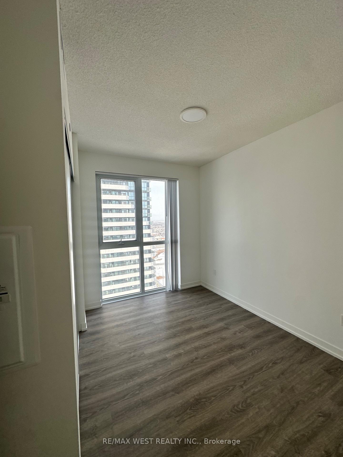 Photo 5 of Unit 3212, 8 interchange Way, Vaughan, Vaughan Corporate Centre — HOMEH