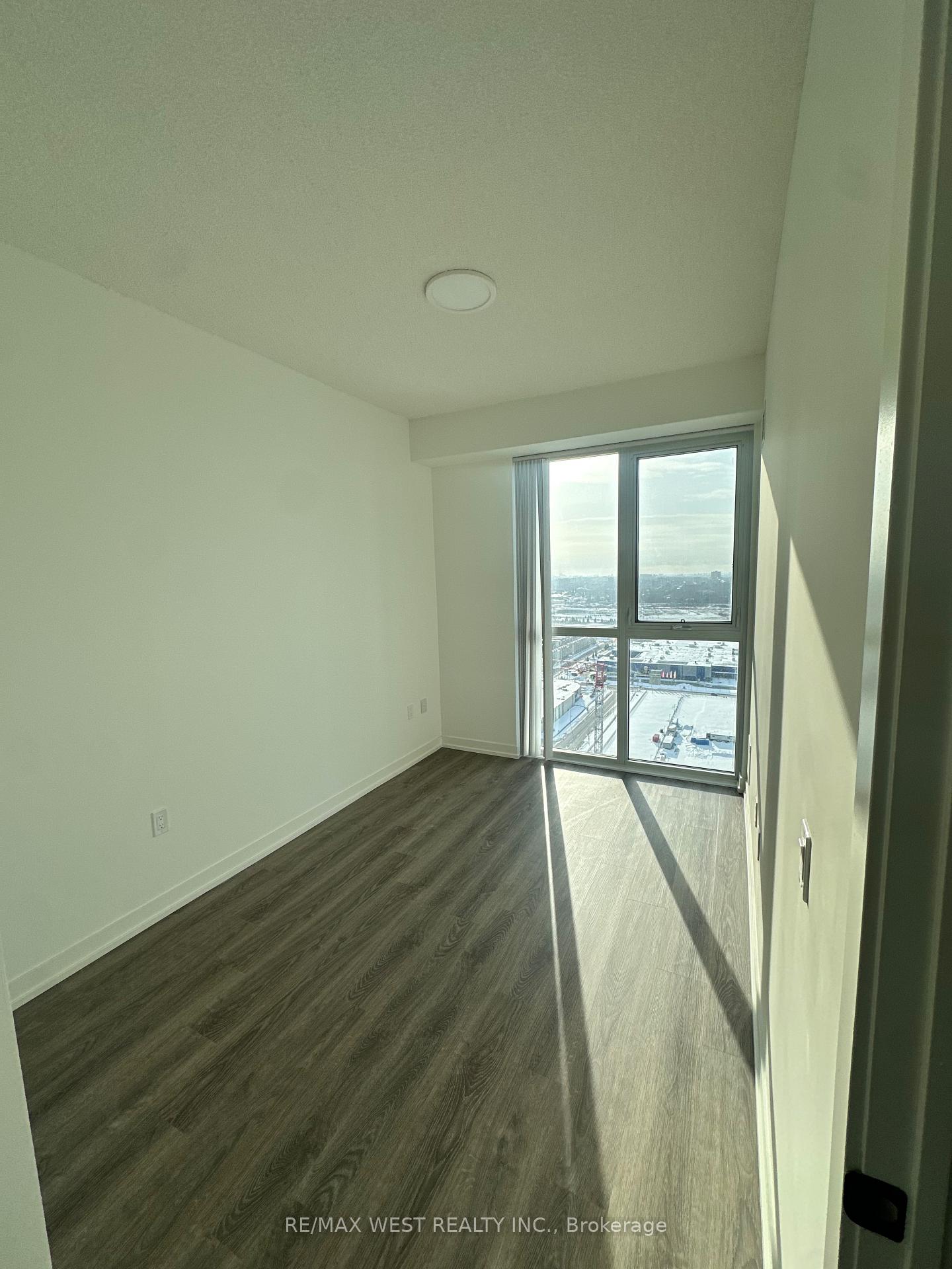 Photo 6 of Unit 3212, 8 interchange Way, Vaughan, Vaughan Corporate Centre — HOMEH