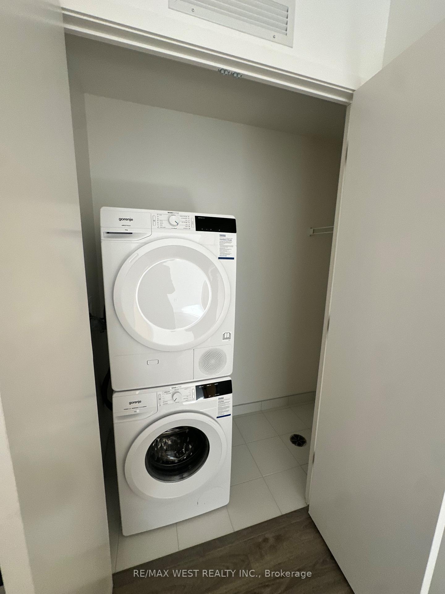Photo 8 of Unit 3212, 8 interchange Way, Vaughan, Vaughan Corporate Centre — HOMEH