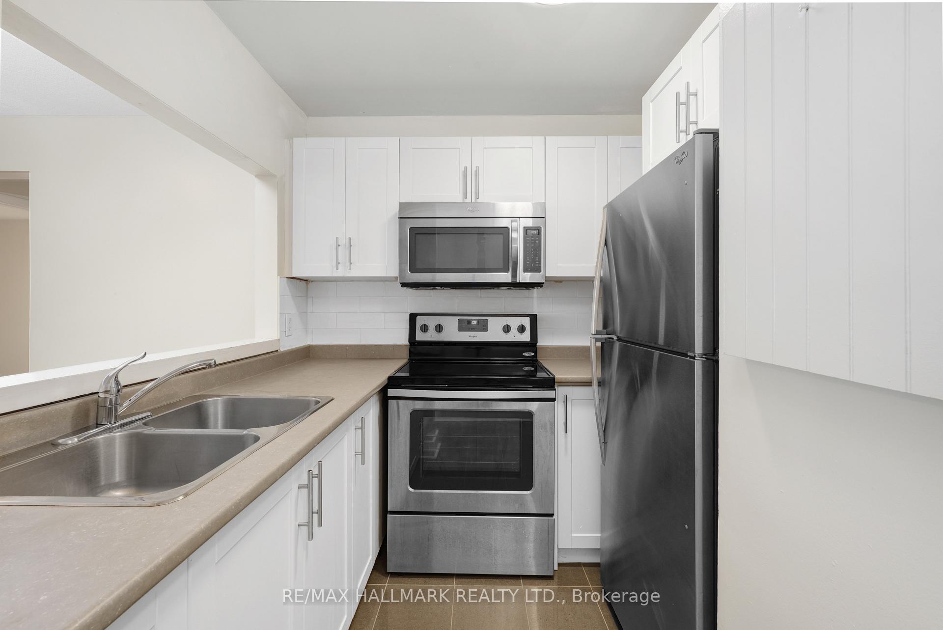 Photo 3 of Unit 14, 174-178 Grove Street E, Barrie, Wellington — HOMEH