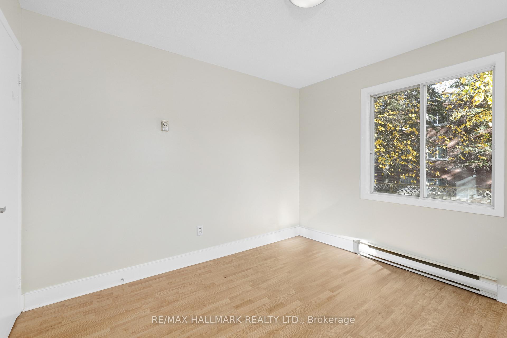 Photo 5 of Unit 14, 174-178 Grove Street E, Barrie, Wellington — HOMEH