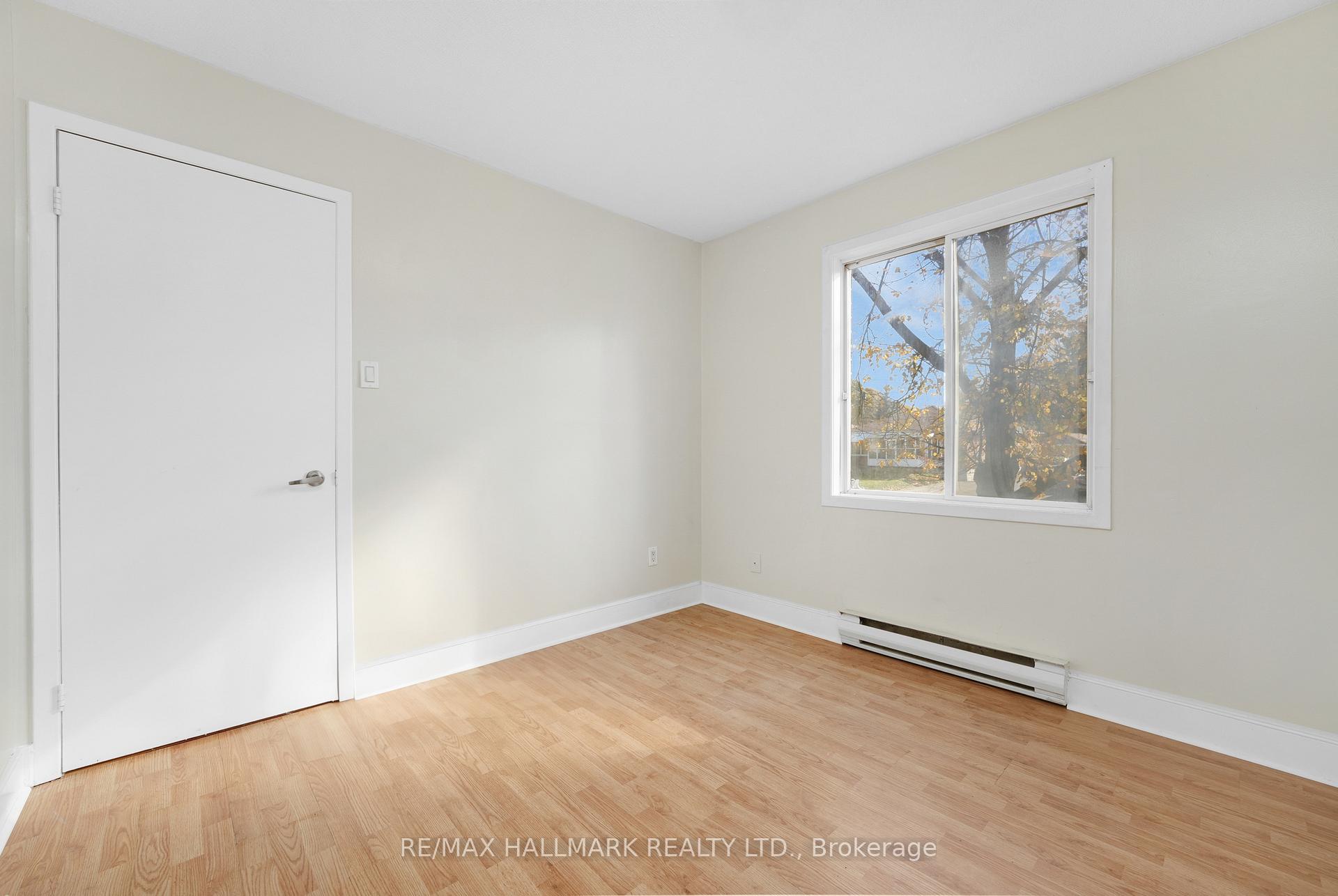Photo 9 of Unit 14, 174-178 Grove Street E, Barrie, Wellington — HOMEH