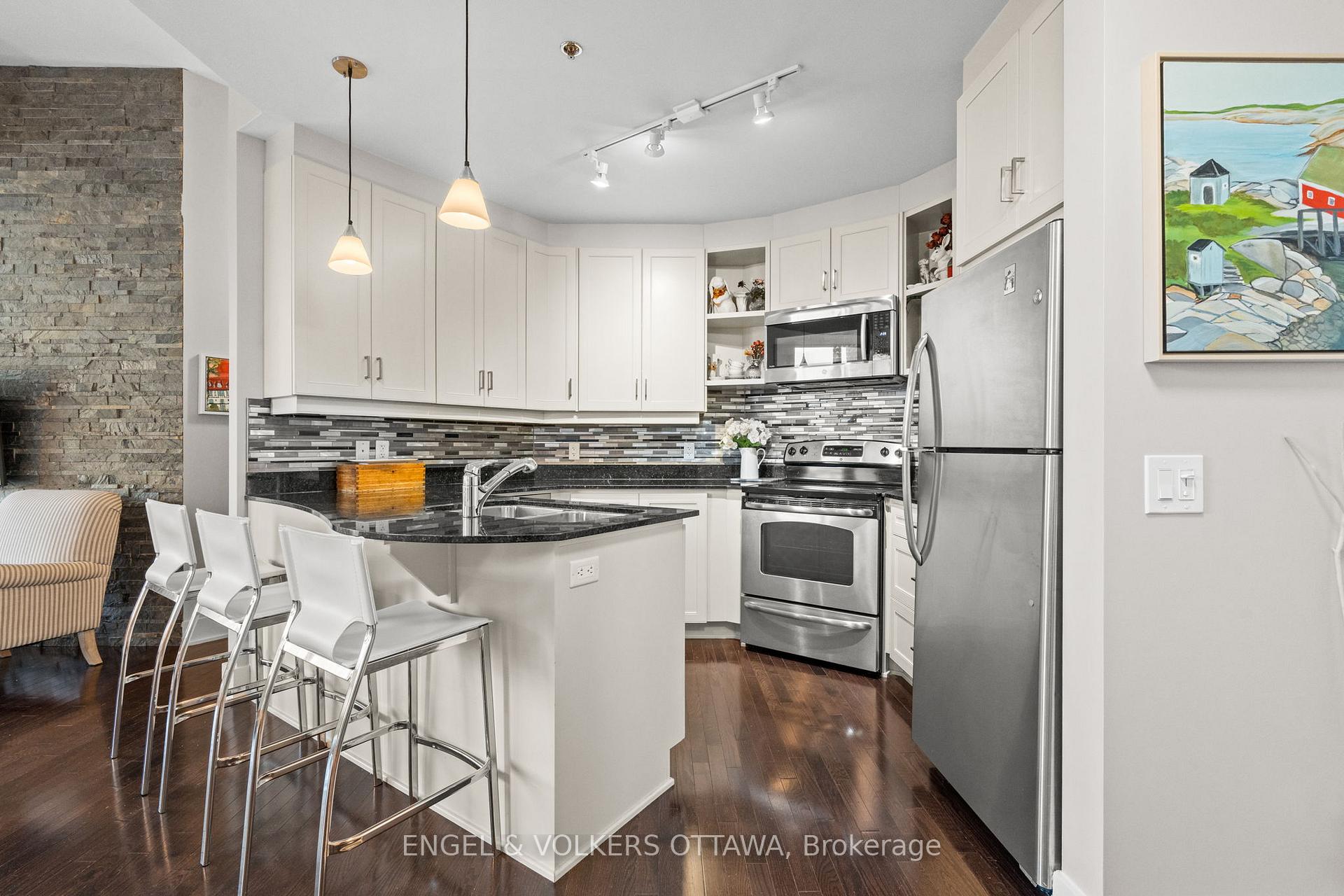 Photo 9 of Unit 102, 75 Cleary Avenue, Ottawa, Woodroffe — HOMEH