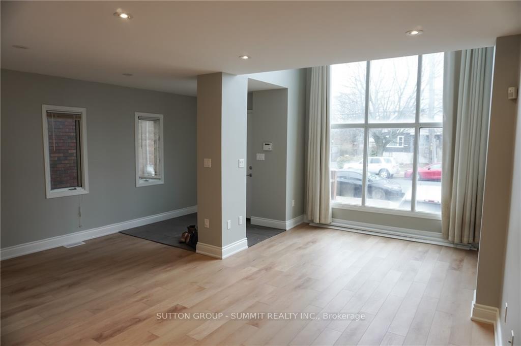 Photo 3 of 343 Upper Wentworth Street, Hamilton, Eastmount — HOMEH