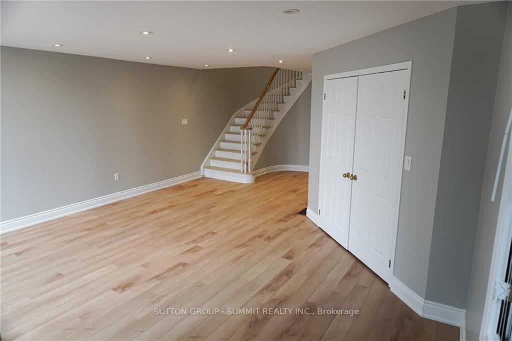 Photo 4 of 343 Upper Wentworth Street, Hamilton, Eastmount — HOMEH
