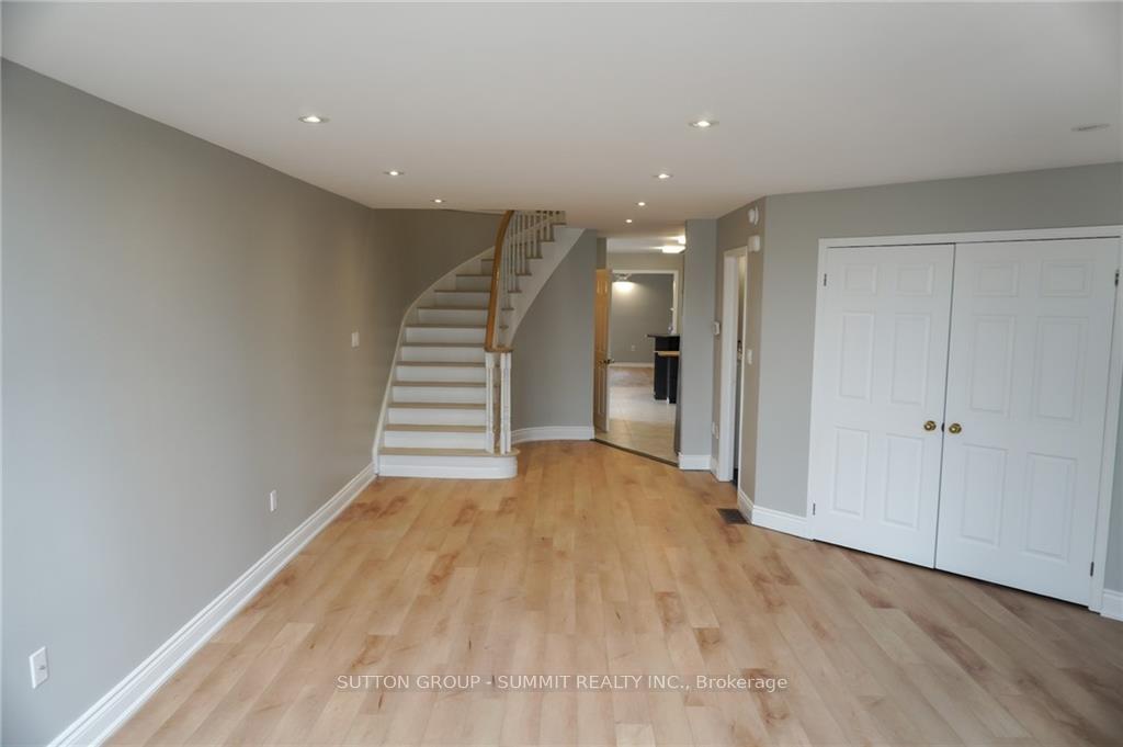 Photo 6 of 343 Upper Wentworth Street, Hamilton, Eastmount — HOMEH