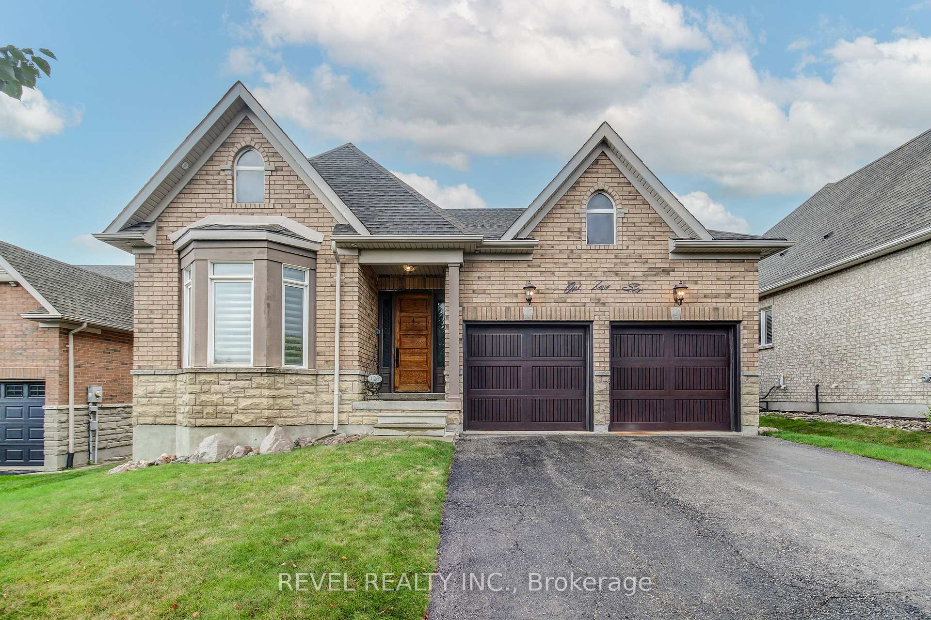 Photo 1 of 126 Aberfoyle Mill Crescent, Puslinch, Aberfoyle — HOMEH