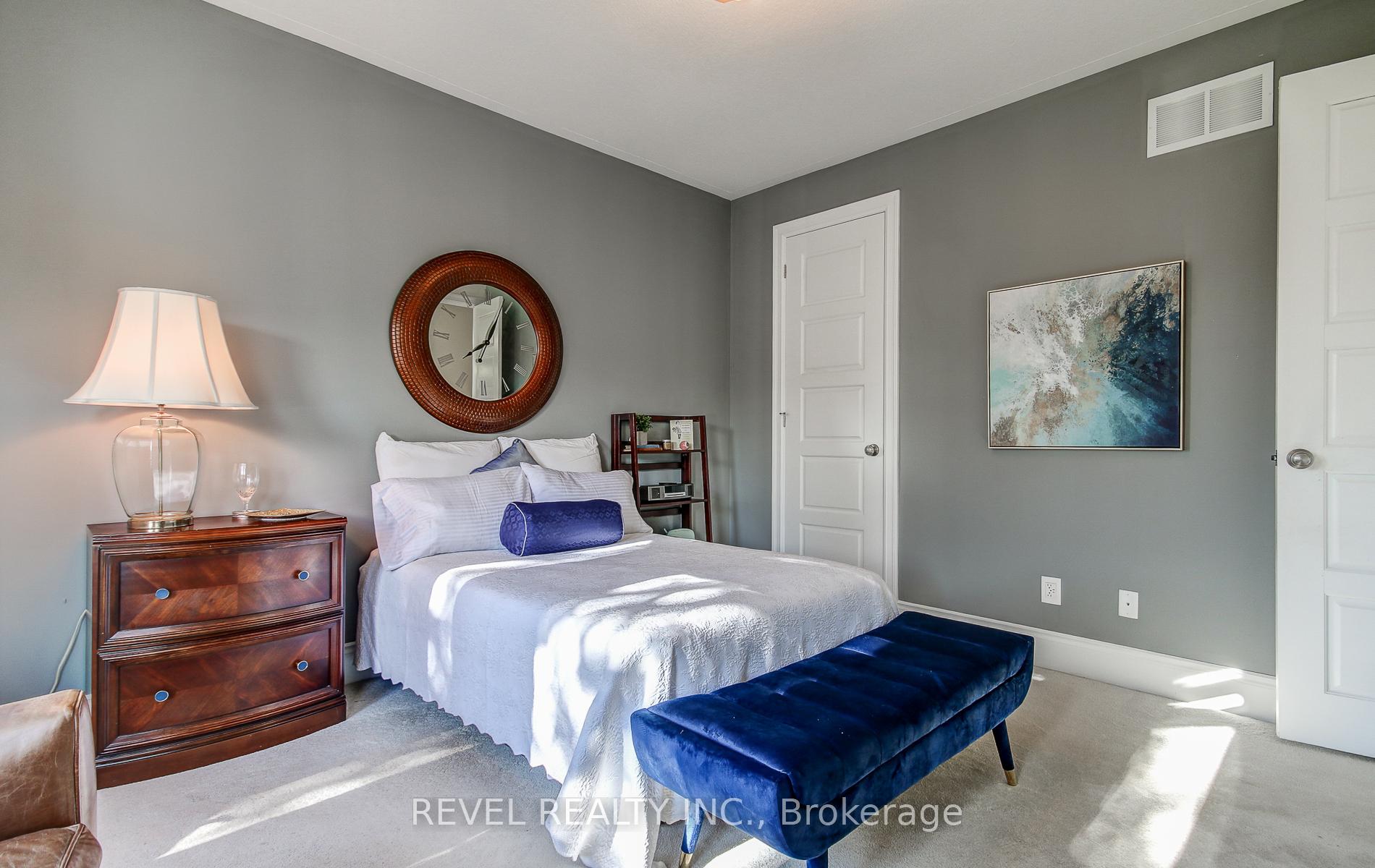 Photo 6 of 126 Aberfoyle Mill Crescent, Puslinch, Aberfoyle — HOMEH