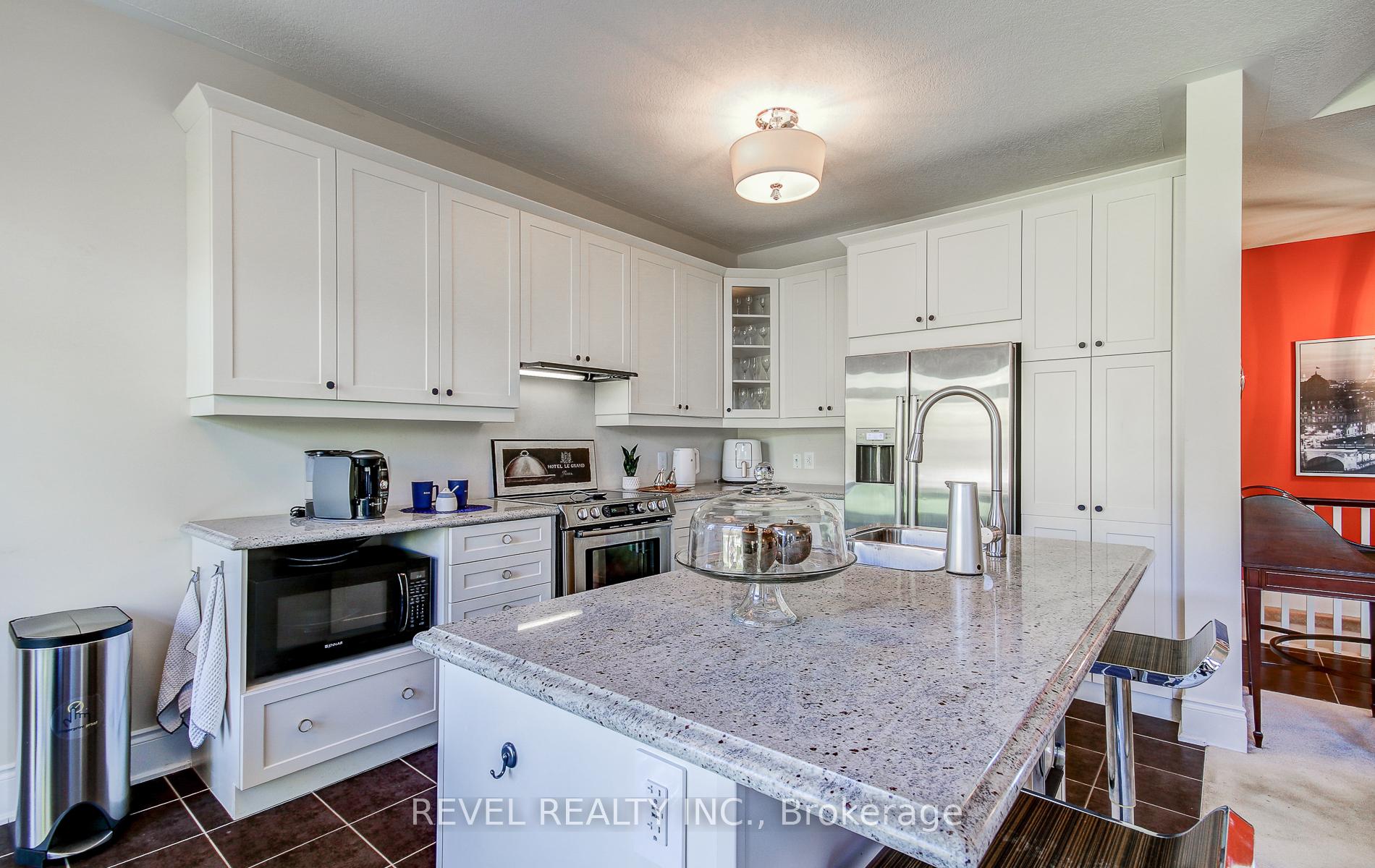 Photo 11 of 126 Aberfoyle Mill Crescent, Puslinch, Aberfoyle — HOMEH