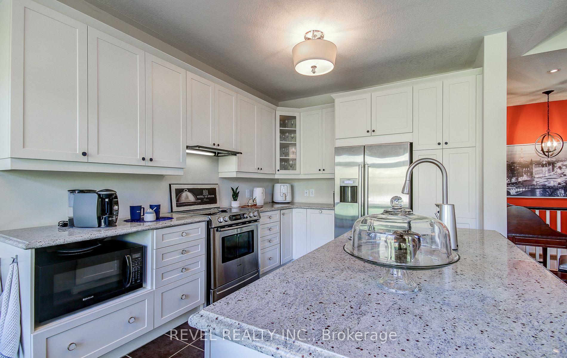 Photo 12 of 126 Aberfoyle Mill Crescent, Puslinch, Aberfoyle — HOMEH