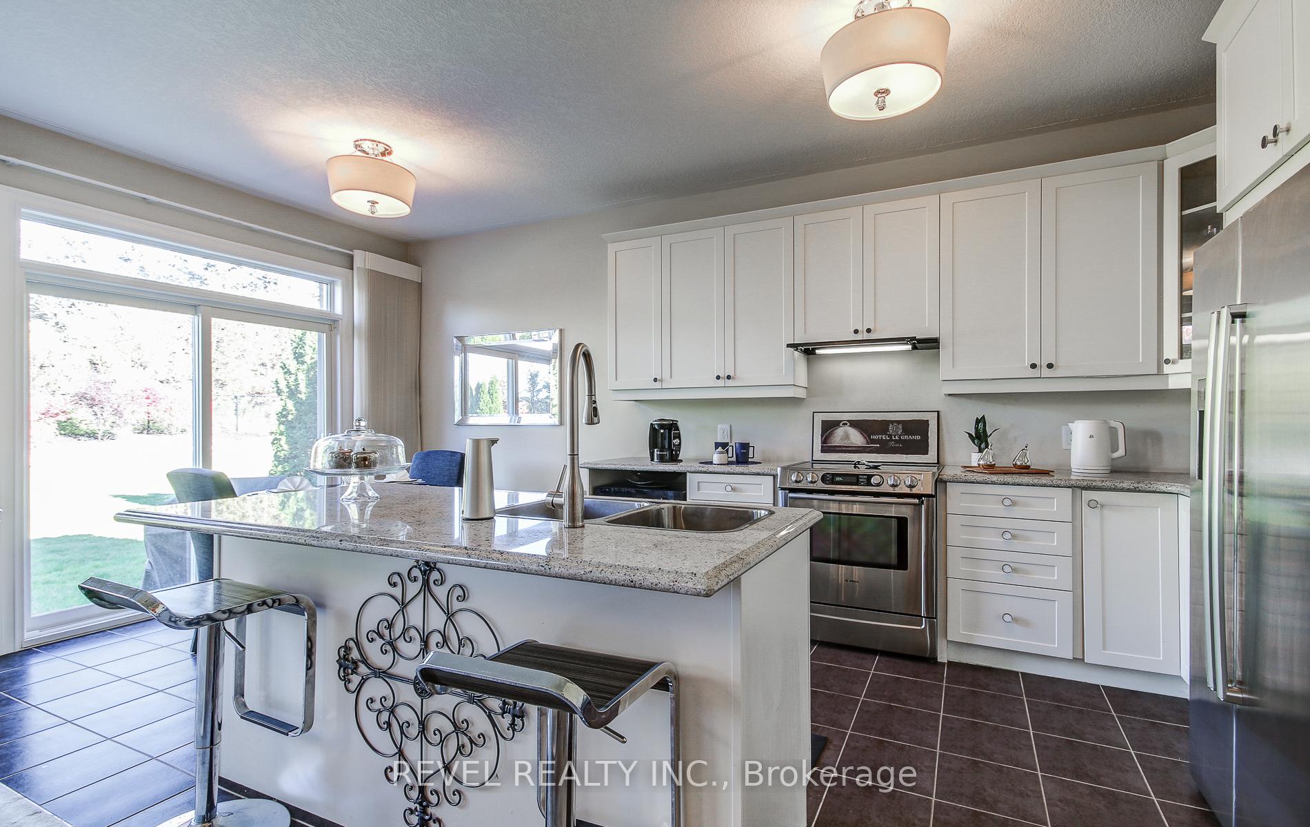 Photo 15 of 126 Aberfoyle Mill Crescent, Puslinch, Aberfoyle — HOMEH