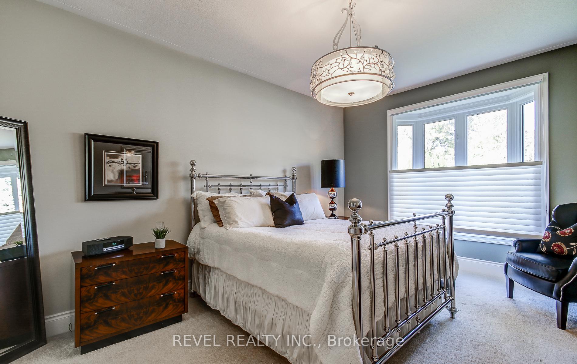 Photo 16 of 126 Aberfoyle Mill Crescent, Puslinch, Aberfoyle — HOMEH