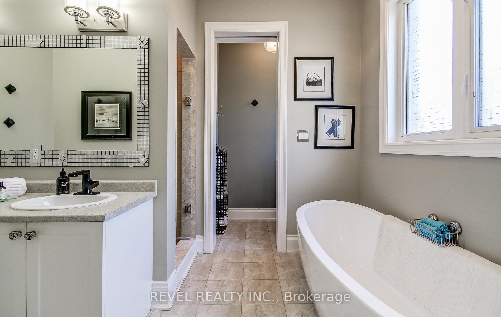 Photo 21 of 126 Aberfoyle Mill Crescent, Puslinch, Aberfoyle — HOMEH