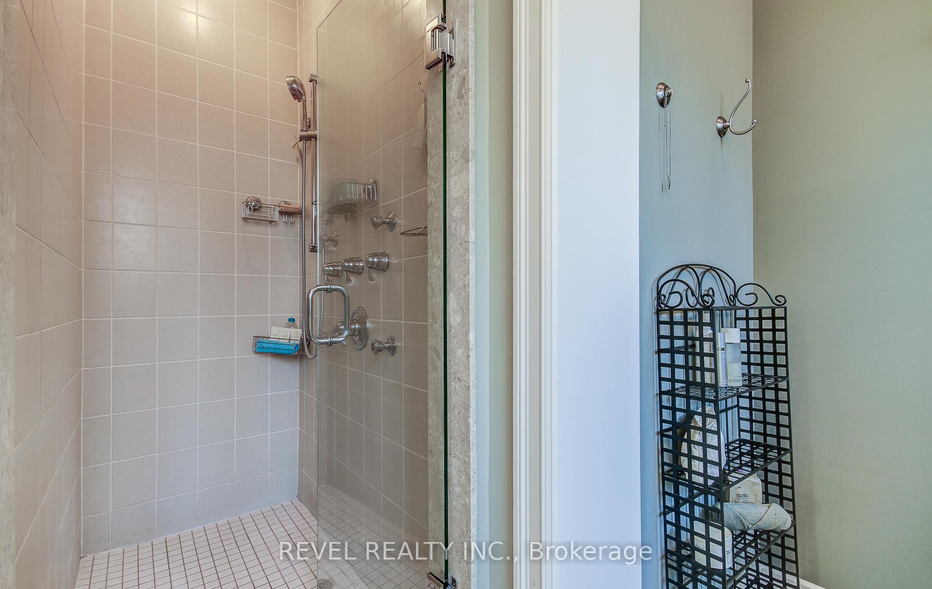 Photo 23 of 126 Aberfoyle Mill Crescent, Puslinch, Aberfoyle — HOMEH