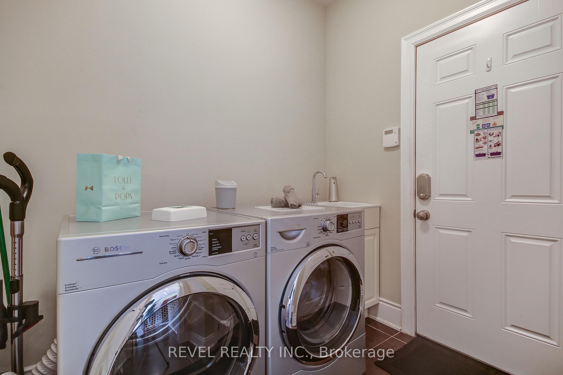 Photo 25 of 126 Aberfoyle Mill Crescent, Puslinch, Aberfoyle — HOMEH