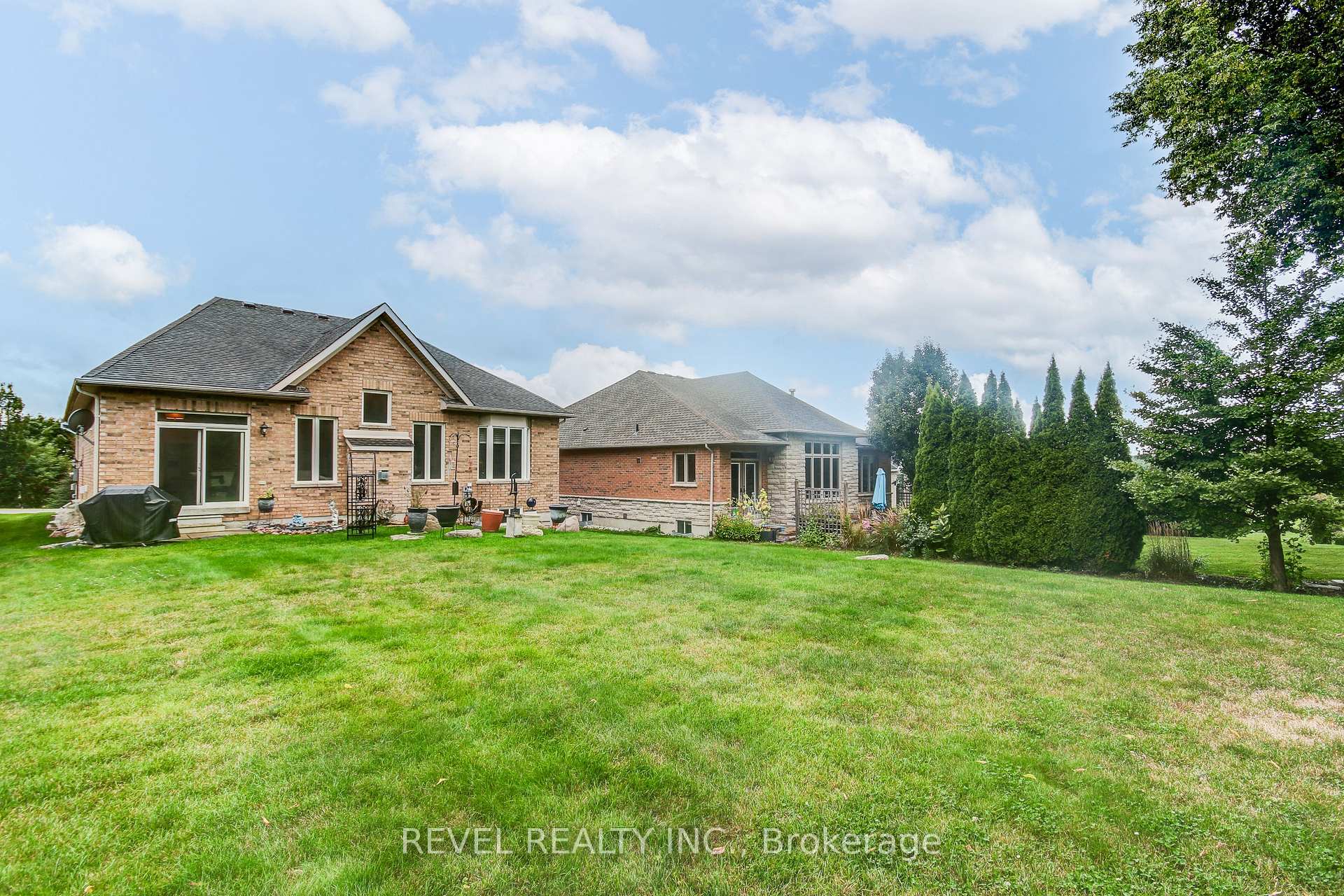 Photo 31 of 126 Aberfoyle Mill Crescent, Puslinch, Aberfoyle — HOMEH