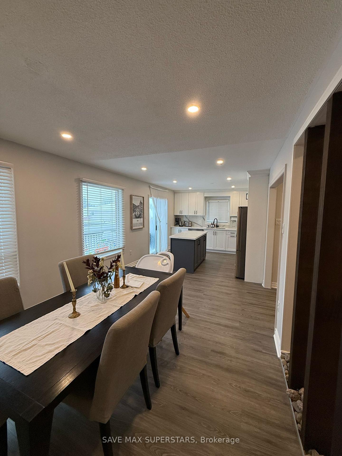 Photo 10 of 363 Leacock Drive, Barrie, Letitia Heights — HOMEH