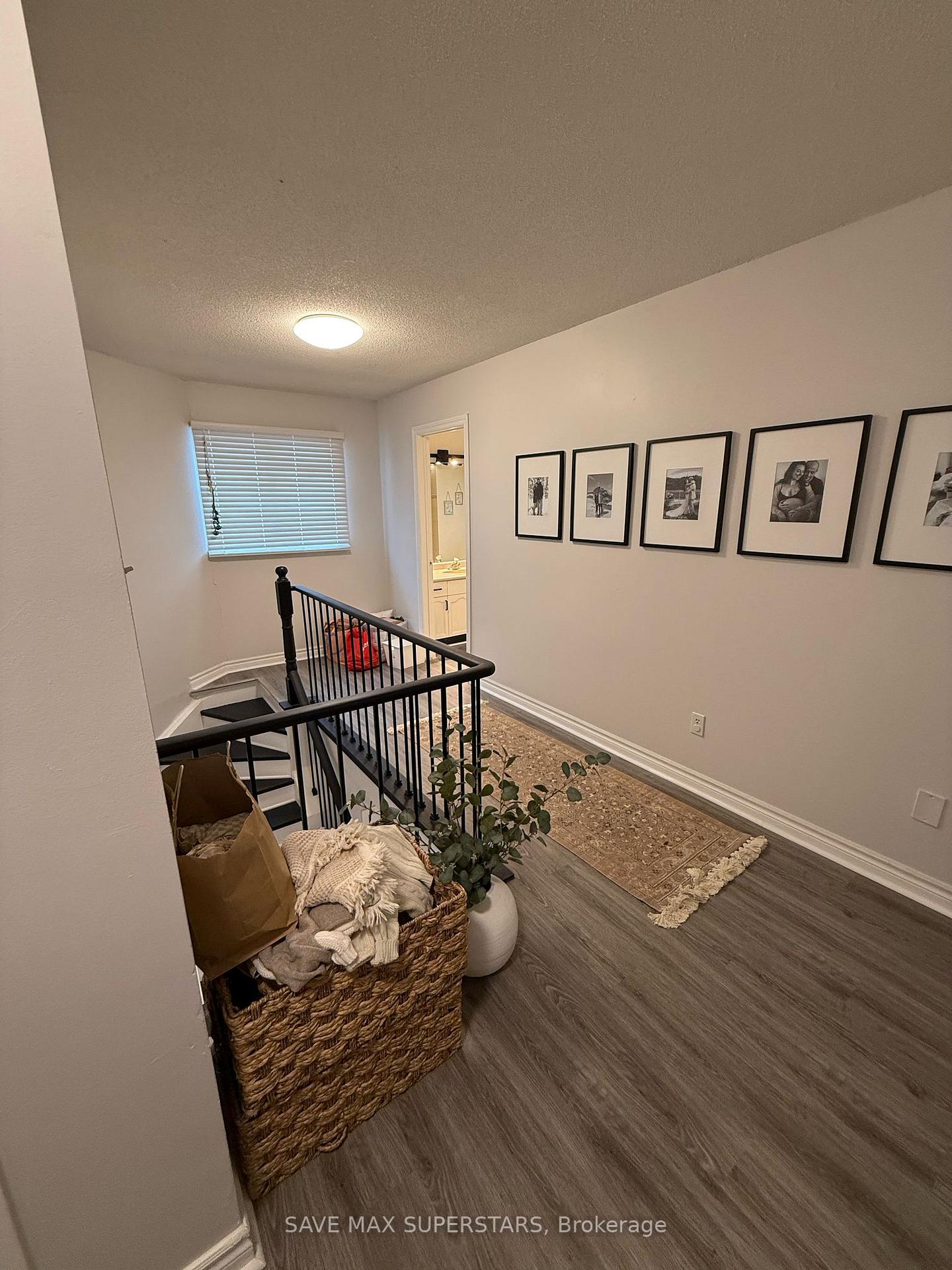 Photo 14 of 363 Leacock Drive, Barrie, Letitia Heights — HOMEH