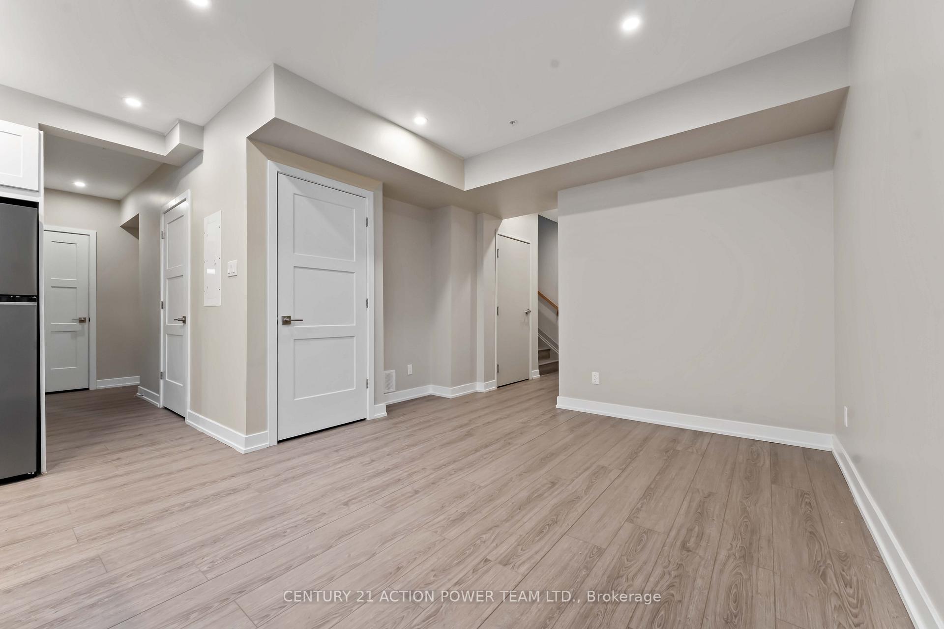 Photo 3 of Unit B, 280 Levis Avenue, Ottawa, Vanier — HOMEH