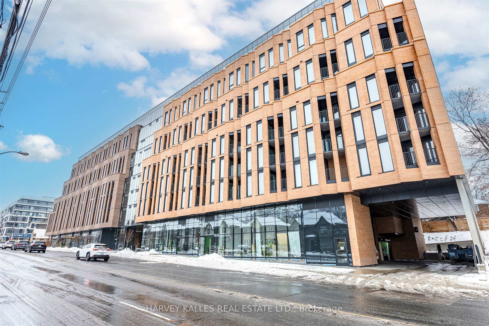 Front of Unit 407, 1720 Bayview Avenue