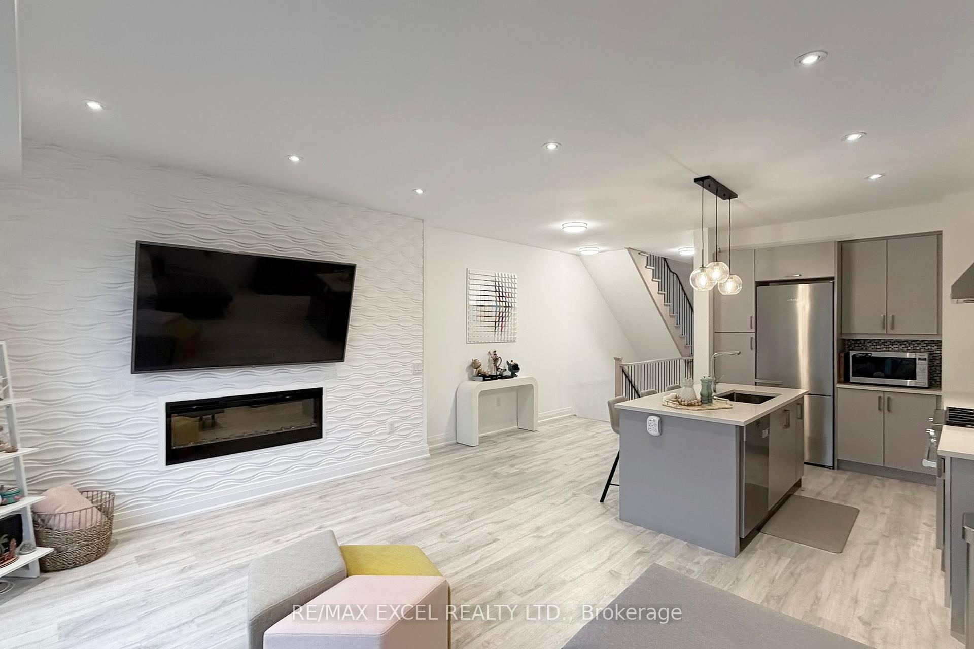 Photo 7 of 80 Harold Lawrie Lane, Markham, Aileen-Willowbrook — HOMEH