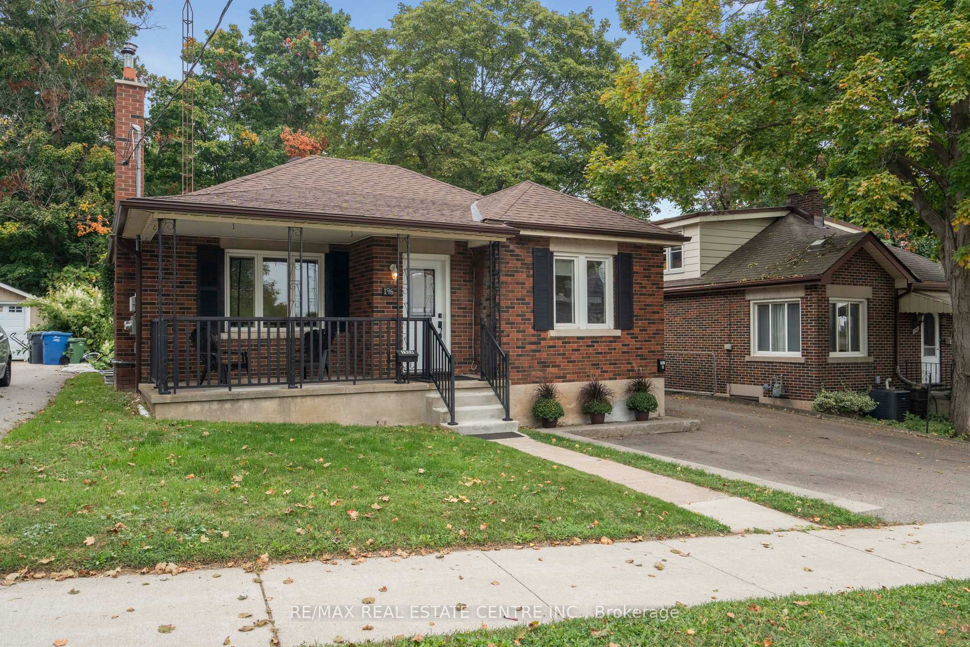 Photo 4 of 196 Silvercreek Parkway S, Guelph, Junction/Onward Willow — HOMEH
