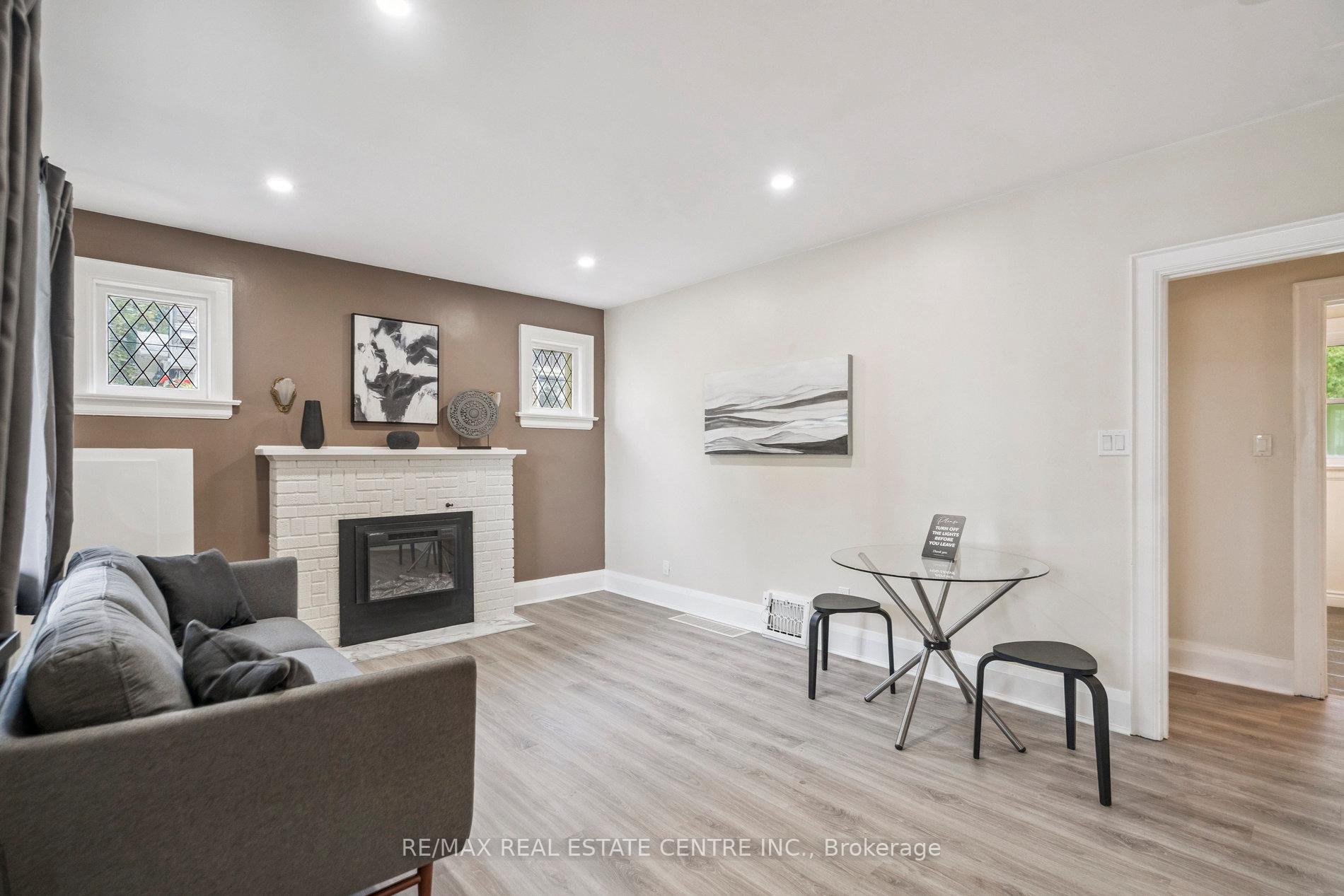 Photo 8 of 196 Silvercreek Parkway S, Guelph, Junction/Onward Willow — HOMEH