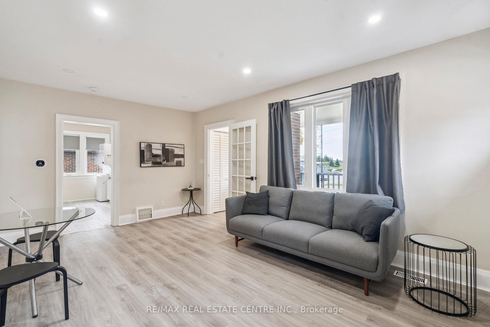 Photo 10 of 196 Silvercreek Parkway S, Guelph, Junction/Onward Willow — HOMEH