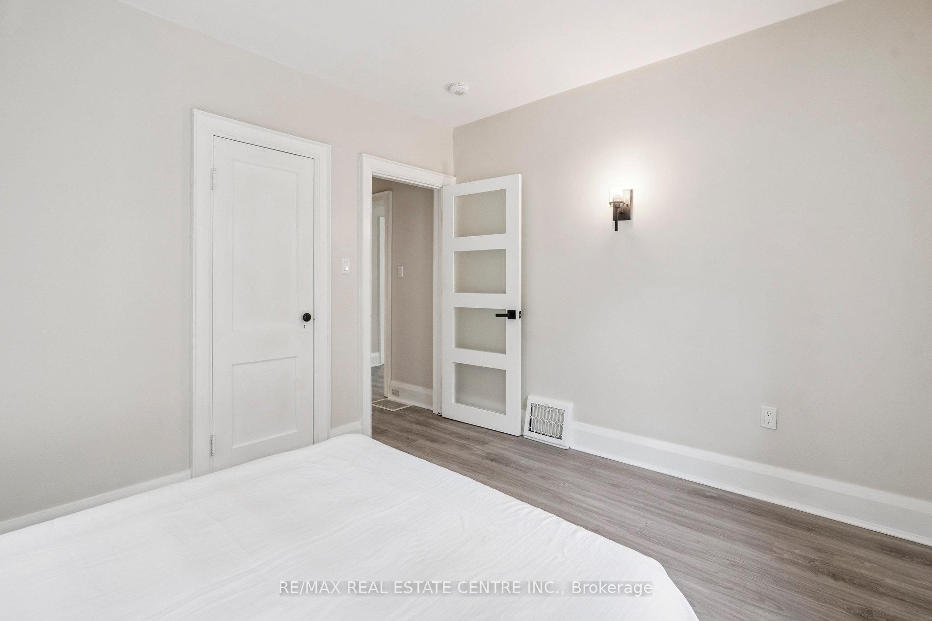 Photo 19 of 196 Silvercreek Parkway S, Guelph, Junction/Onward Willow — HOMEH