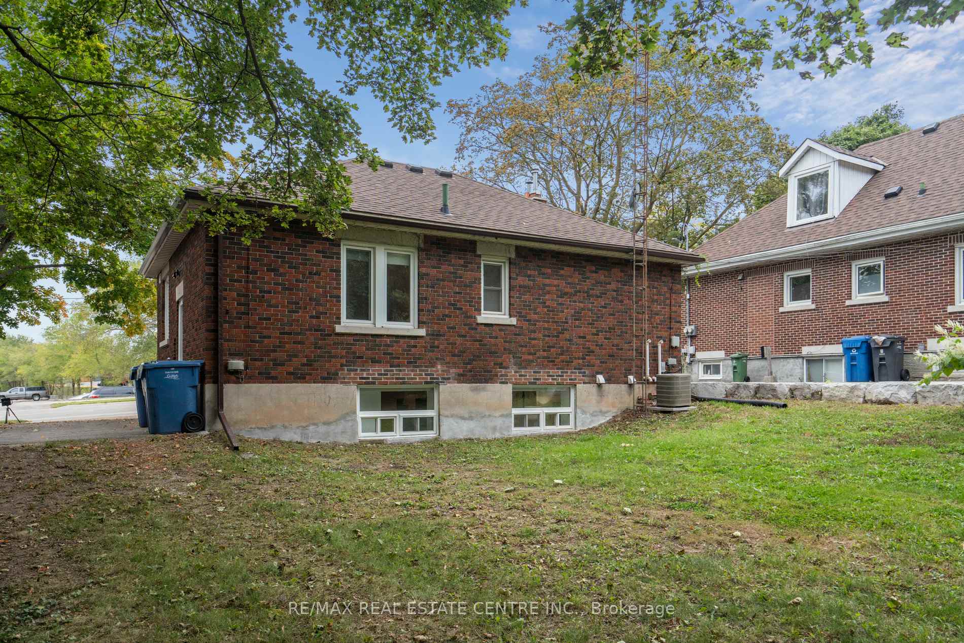Photo 37 of 196 Silvercreek Parkway S, Guelph, Junction/Onward Willow — HOMEH