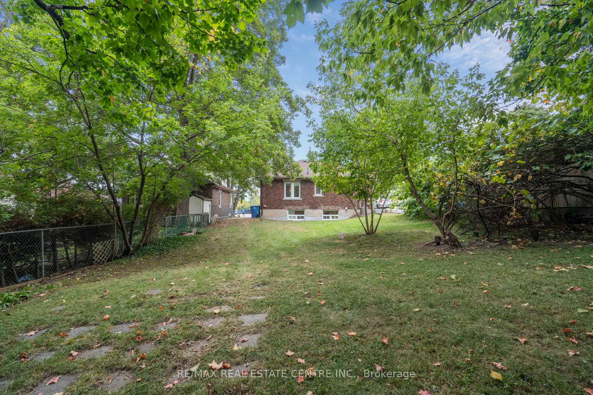 Photo 38 of 196 Silvercreek Parkway S, Guelph, Junction/Onward Willow — HOMEH