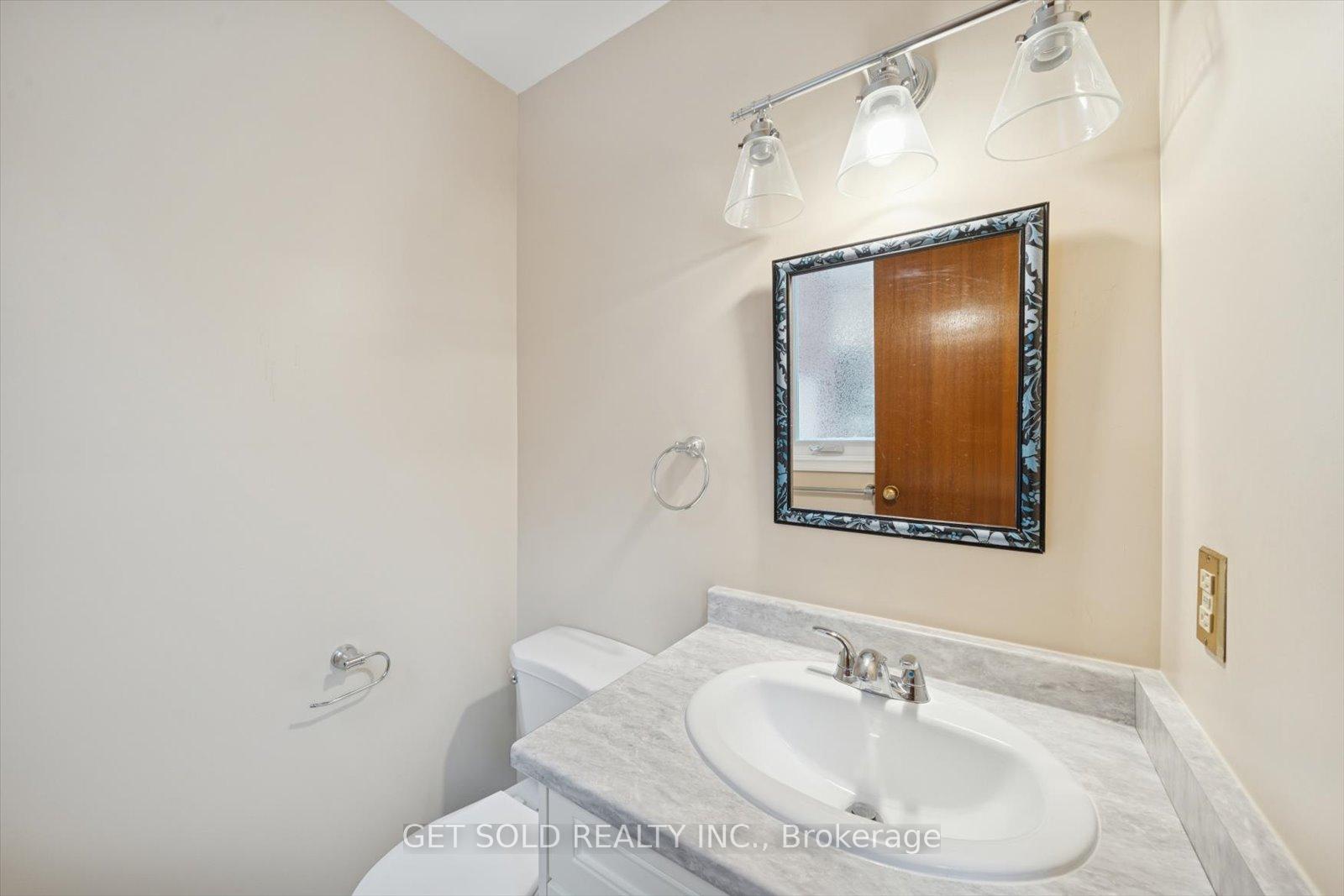 Photo 12 of 99 Carmen Crescent, Vaughan, East Woodbridge — HOMEH