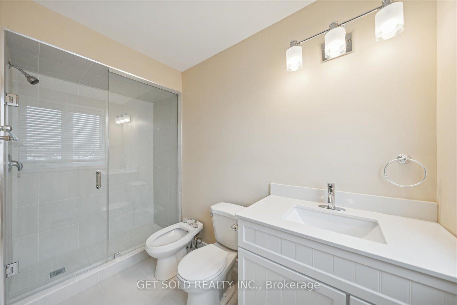 Photo 15 of 99 Carmen Crescent, Vaughan, East Woodbridge — HOMEH