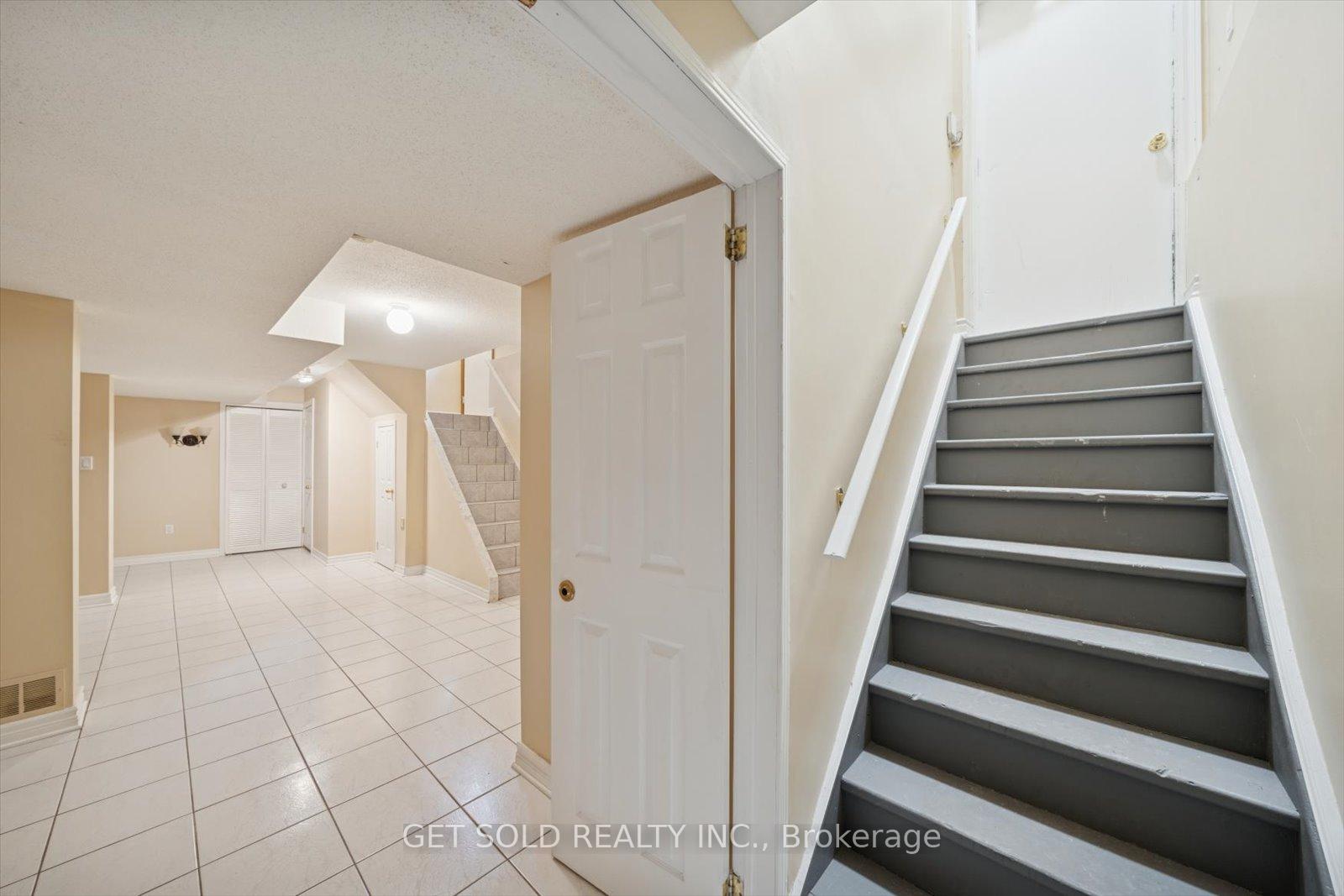 Photo 22 of 99 Carmen Crescent, Vaughan, East Woodbridge — HOMEH