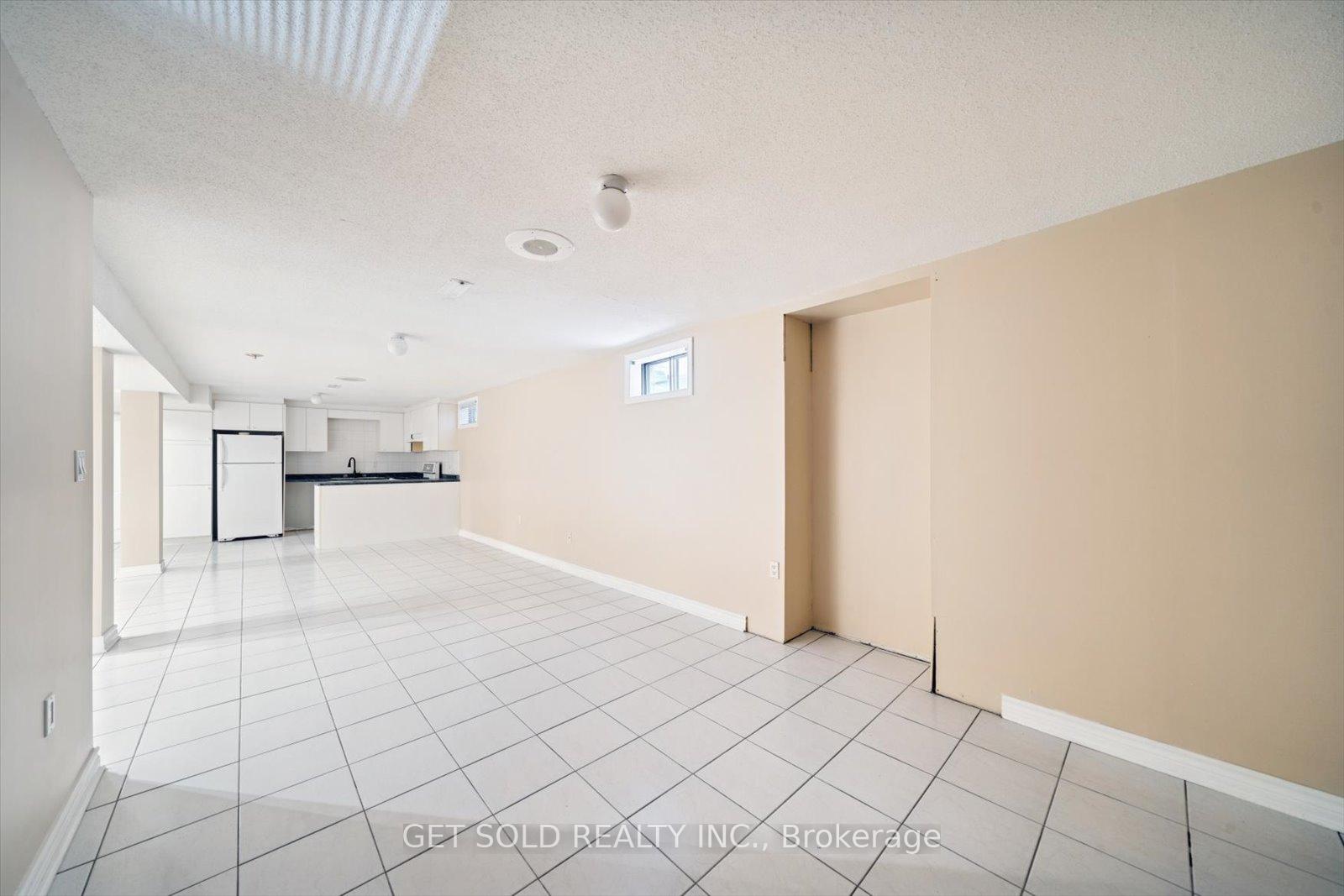 Photo 23 of 99 Carmen Crescent, Vaughan, East Woodbridge — HOMEH