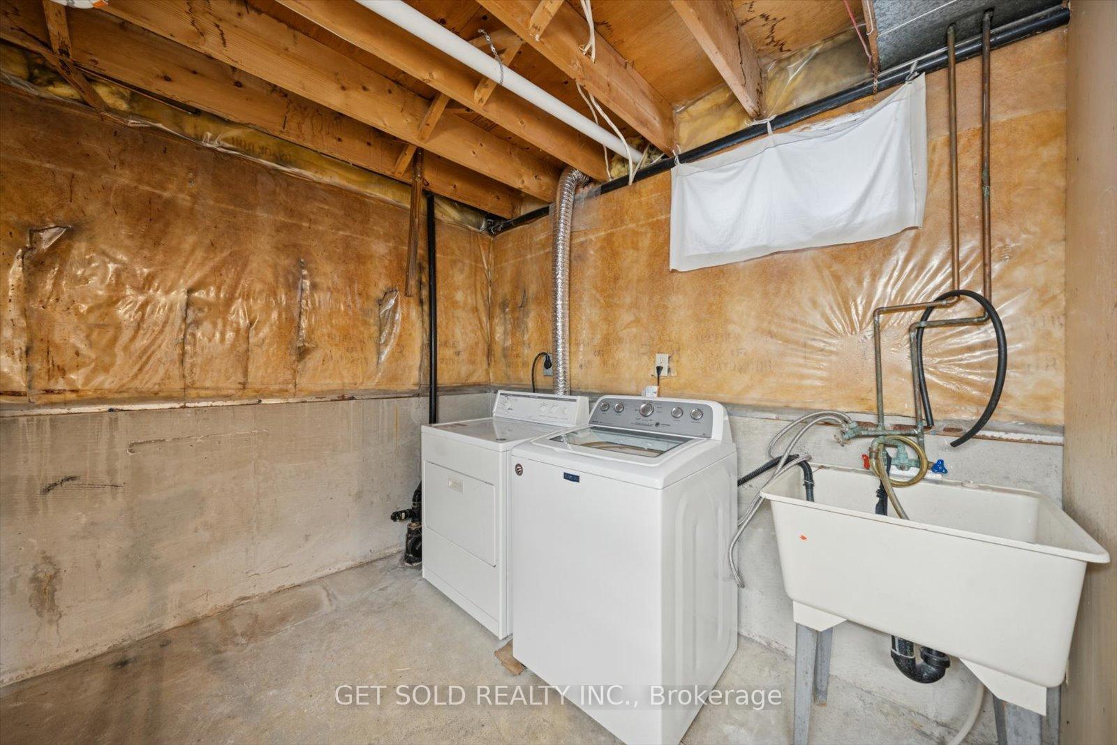 Photo 24 of 99 Carmen Crescent, Vaughan, East Woodbridge — HOMEH