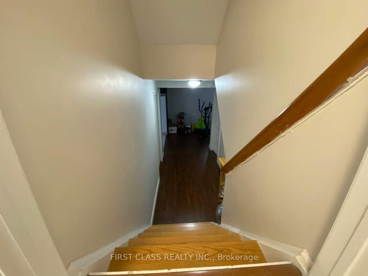 Photo 8 of Unit Main& Basement, 65 Drakefield Road, Markham, Bullock — HOMEH
