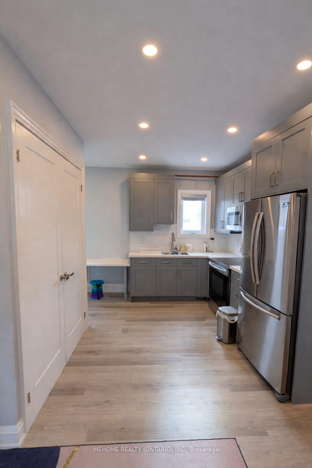 Photo 2 of Unit Coach, 15 Bellcroft Lane, Markham, Cornell — HOMEH
