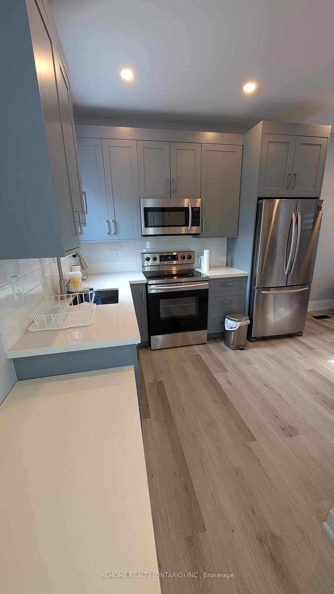 Photo 3 of Unit Coach, 15 Bellcroft Lane, Markham, Cornell — HOMEH