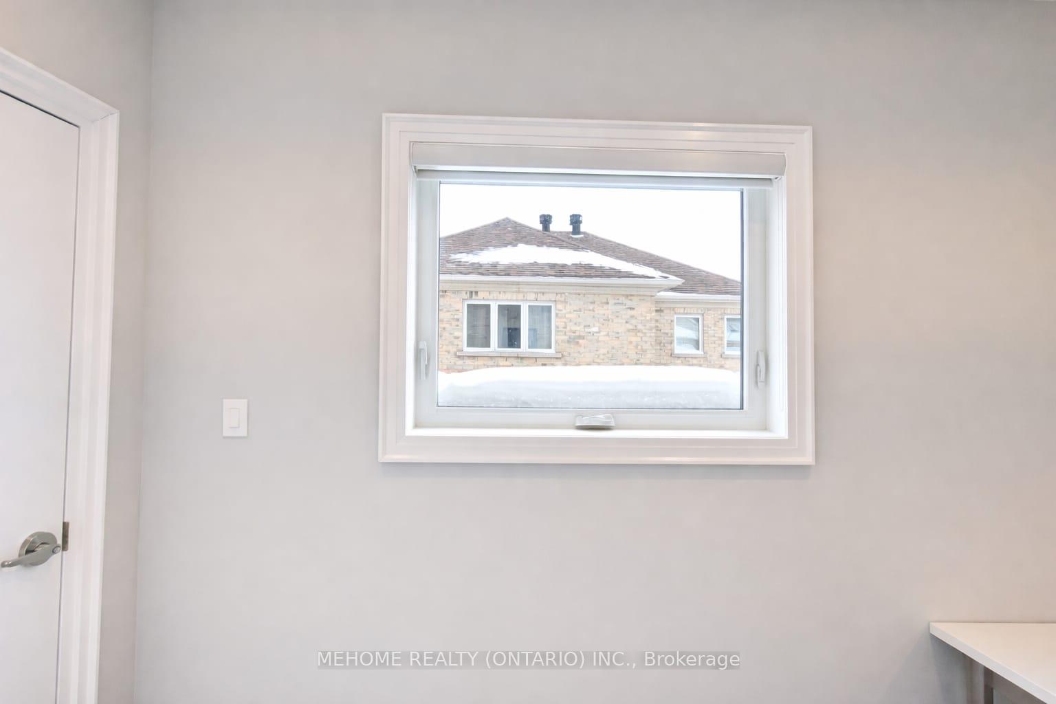 Photo 4 of Unit Coach, 15 Bellcroft Lane, Markham, Cornell — HOMEH