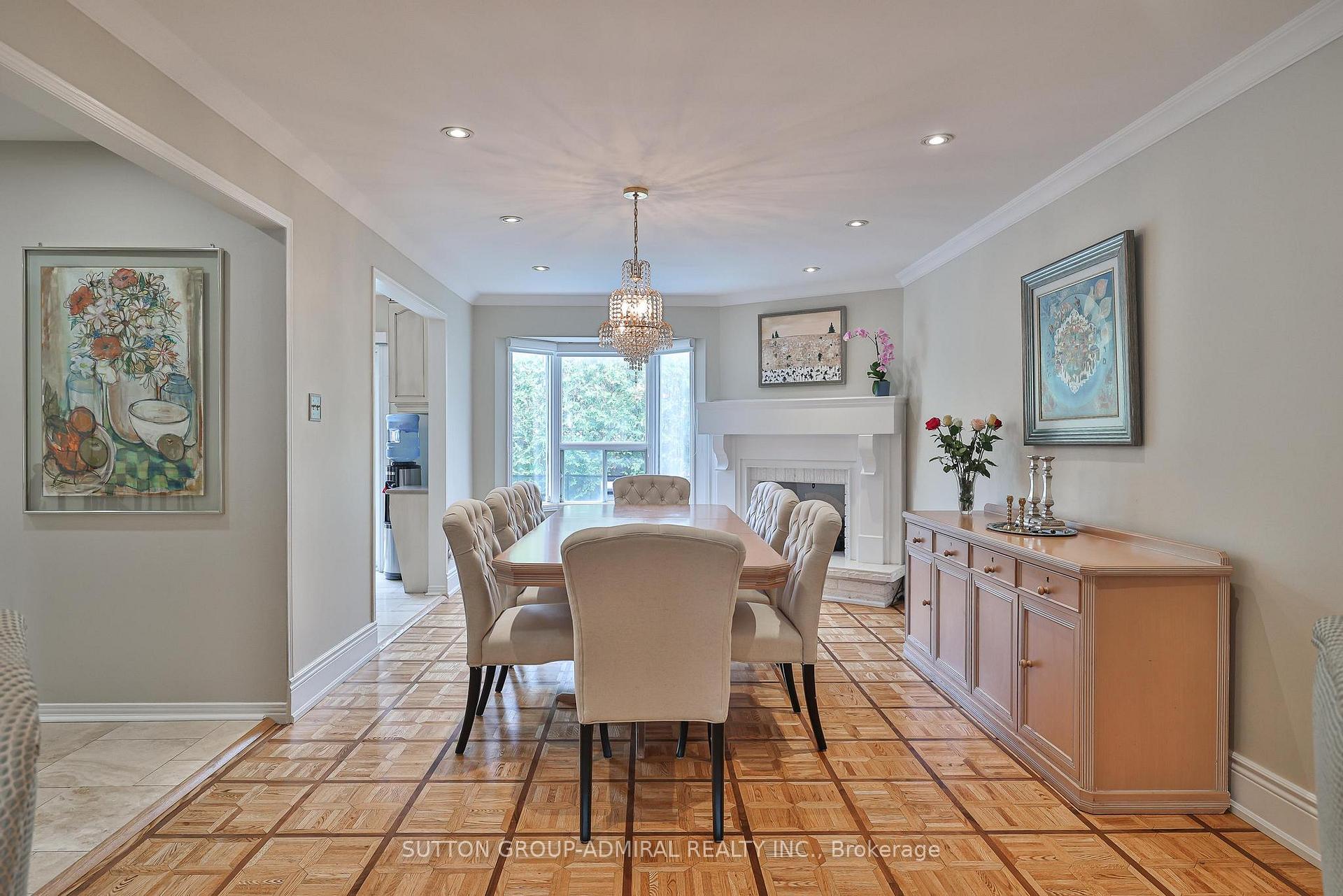 Photo 9 of 19 Bevshire Circle, Vaughan, Crestwood-Springfarm-Yorkhill — HOMEH