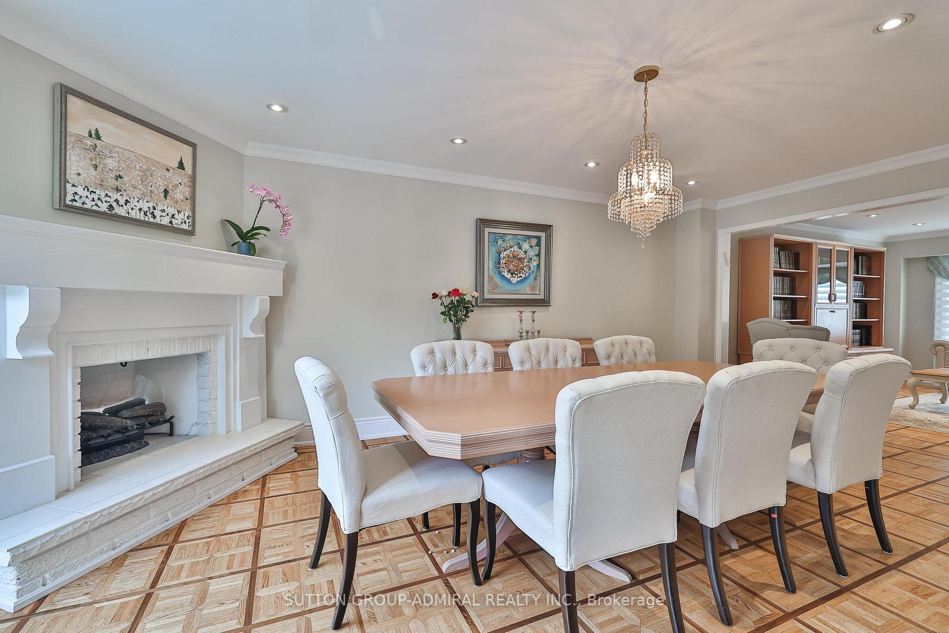 Photo 11 of 19 Bevshire Circle, Vaughan, Crestwood-Springfarm-Yorkhill — HOMEH