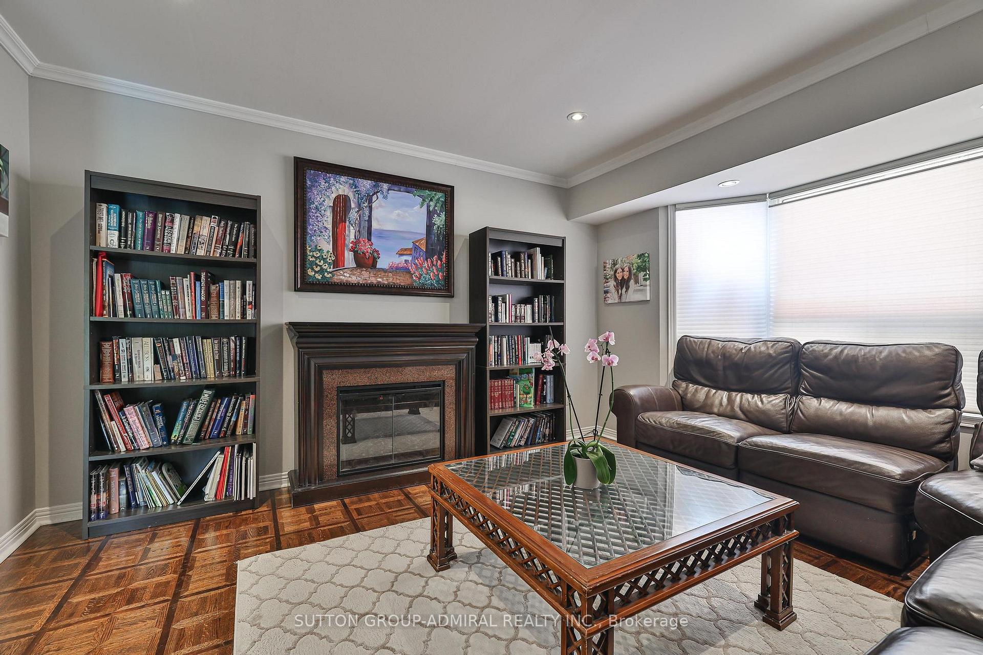 Photo 15 of 19 Bevshire Circle, Vaughan, Crestwood-Springfarm-Yorkhill — HOMEH