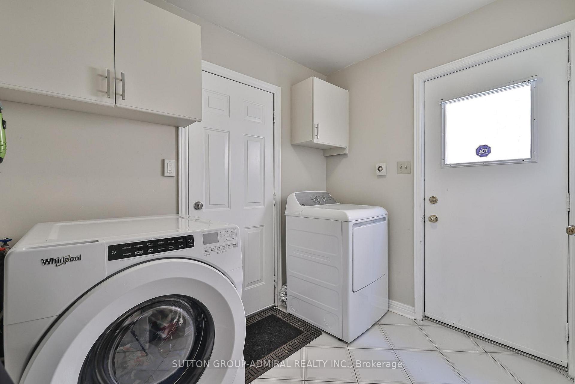 Photo 23 of 19 Bevshire Circle, Vaughan, Crestwood-Springfarm-Yorkhill — HOMEH