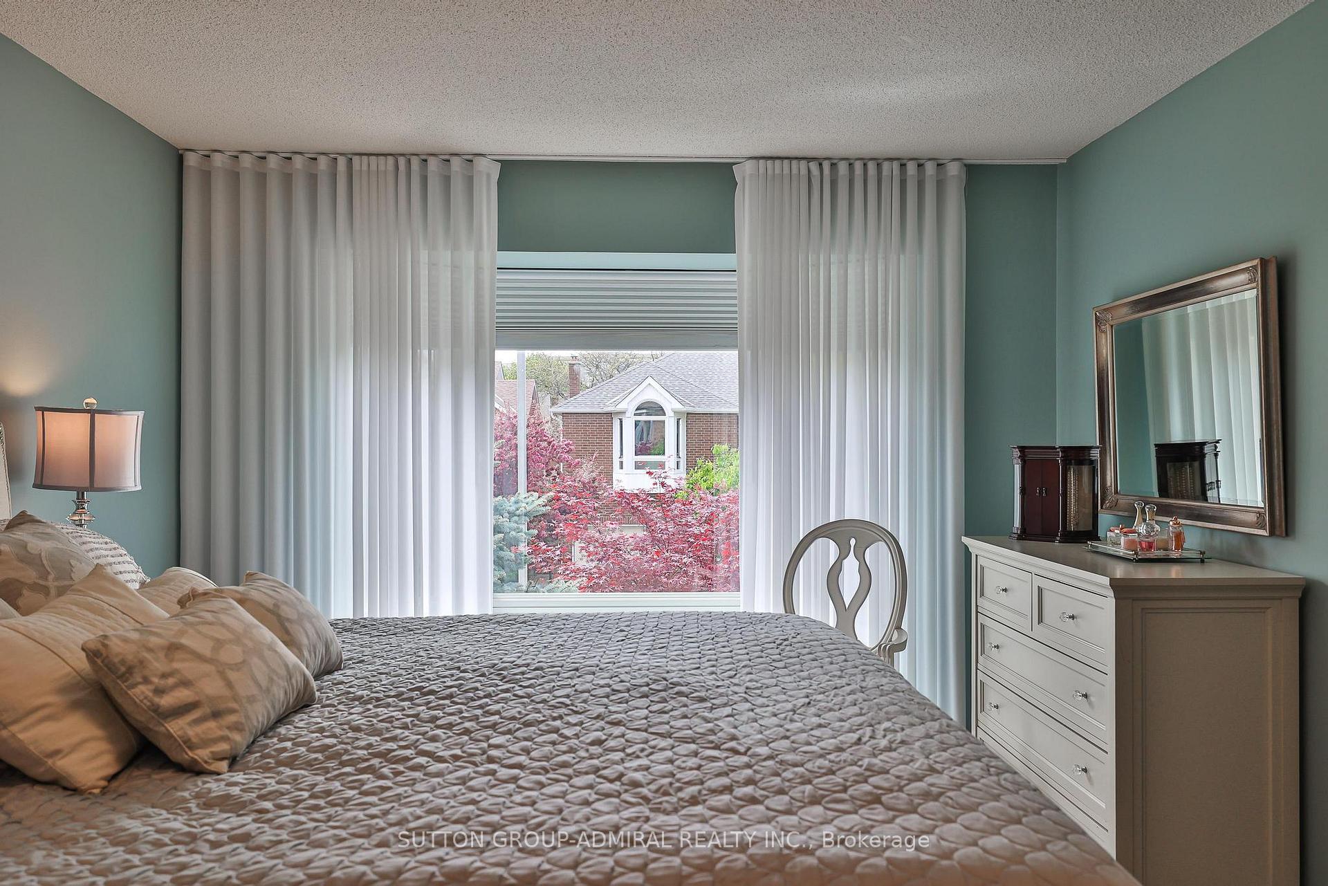 Photo 26 of 19 Bevshire Circle, Vaughan, Crestwood-Springfarm-Yorkhill — HOMEH
