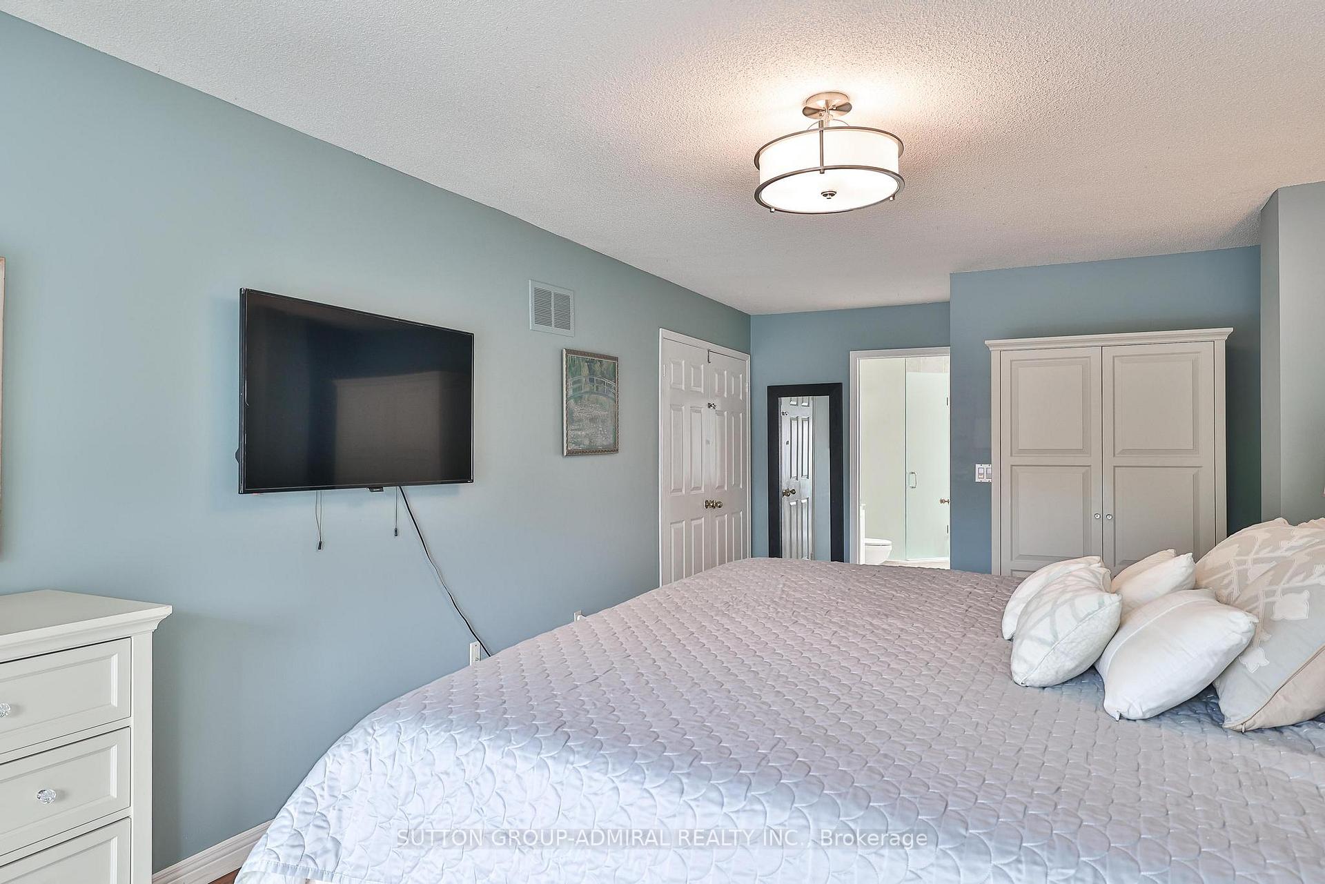Photo 27 of 19 Bevshire Circle, Vaughan, Crestwood-Springfarm-Yorkhill — HOMEH